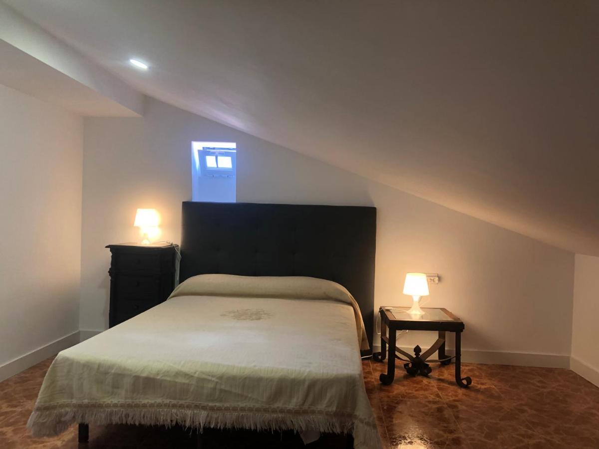 Apartamento Turistico Atico La Taberna Аренас де Сан Педро Екстериор снимка